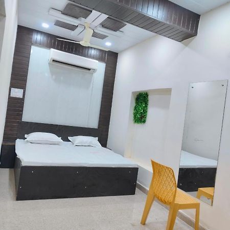 Hotel Crystal Dreams ماثورا المظهر الخارجي الصورة